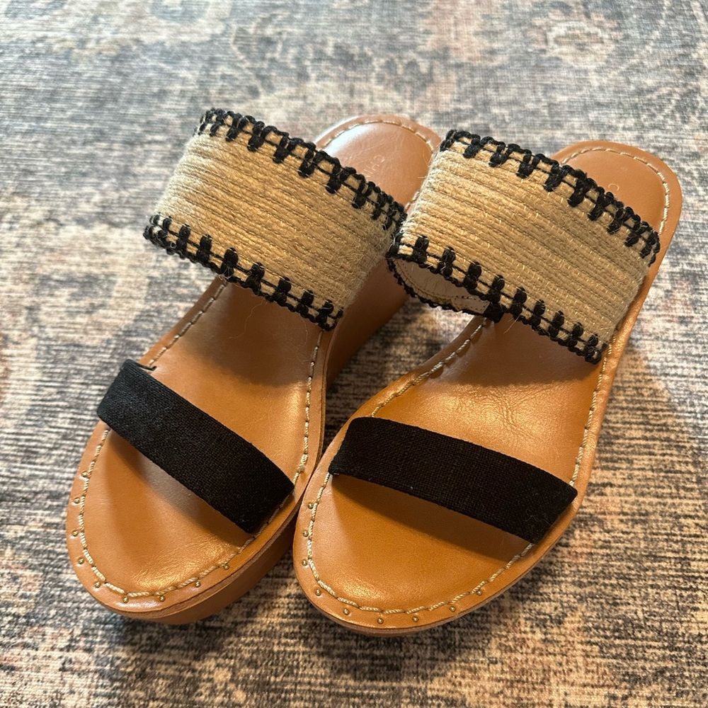 Chinese Laundry Wedges